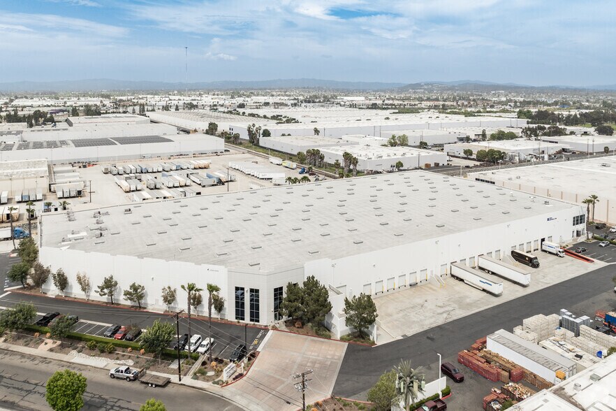 More Photos Of 6545-6549 Caballero Blvd, Buena Park Distribution For Lease