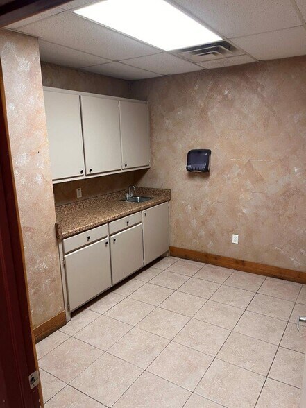 More Photos Of 1531 W Villa Maria Rd, Bryan Office For Lease