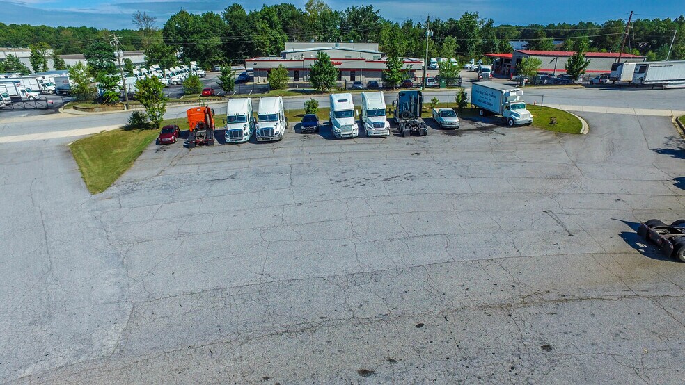 More Photos Of 55 Alston Ct, Forest Park Truck Terminal For Sale