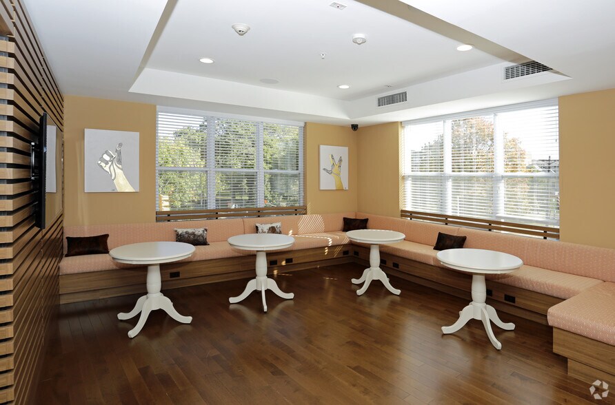 More Photos Of 56 Broad St, Bloomfield Apartments For Lease