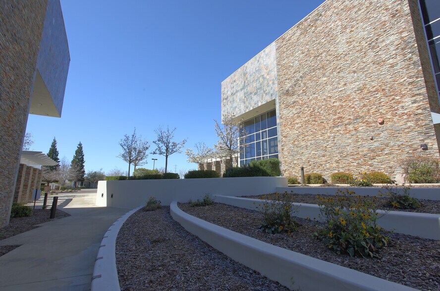 More Photos Of 990 Reserve Dr, Roseville Office For Sale