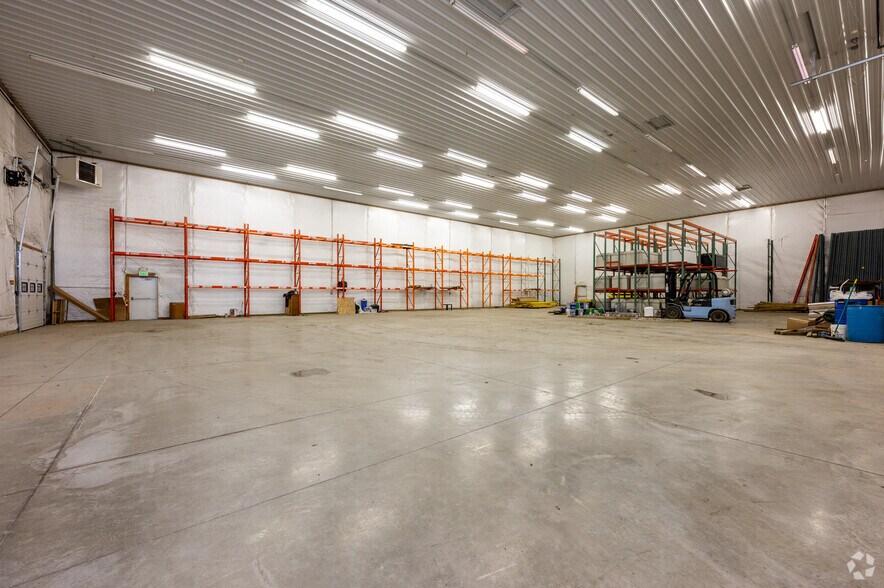 More Photos Of 310 Union St, Russiaville Warehouse For Lease