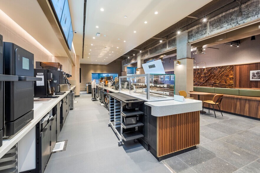 More Photos Of 1111 E 11th St, Houston Freestanding For Sale