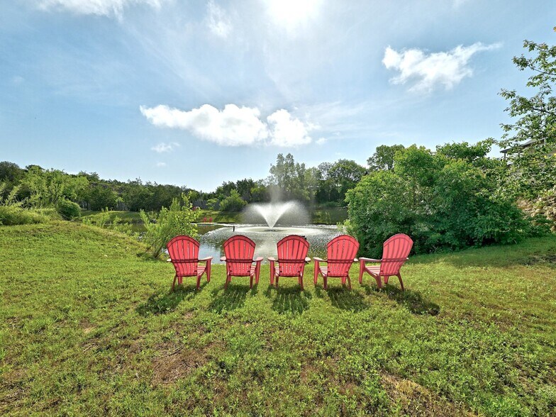 More Photos Of 610 Crystal Creek Dr, Austin Specialty For Sale