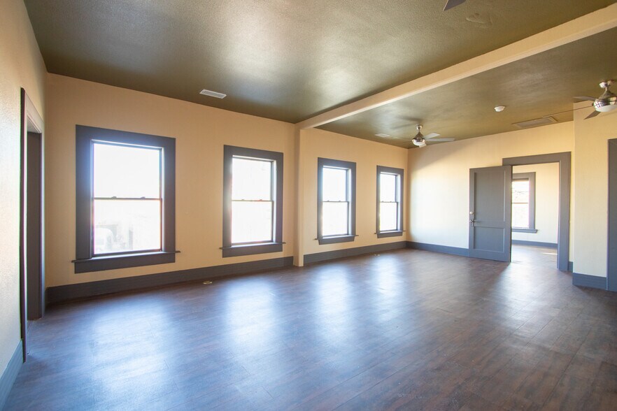 More Photos Of 115 N Kinsley Ave, Winslow Movie Theatre For Sale