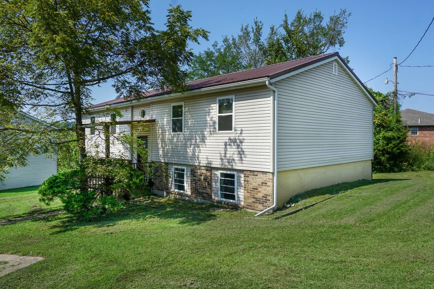More Photos Of 2215 Vienna Rd, Rolla Apartments For Sale