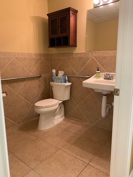 More Photos Of 12244 Treeline Ave, Fort Myers Light Manufacturing For Lease