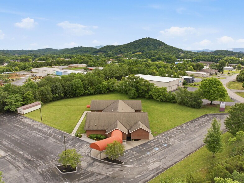 More Photos Of 329 Wesley St, Johnson City Medical For Sale