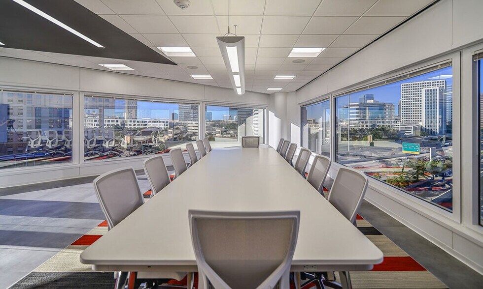 More Photos Of 2425 West Loop South, Houston Office For Lease