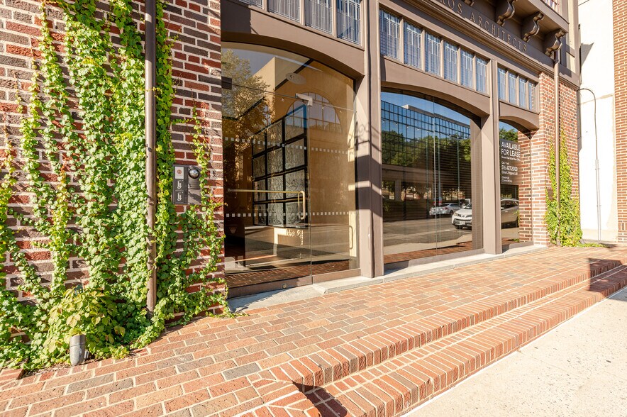 More Photos Of 51-53 Glen St, Glen Cove Office For Lease