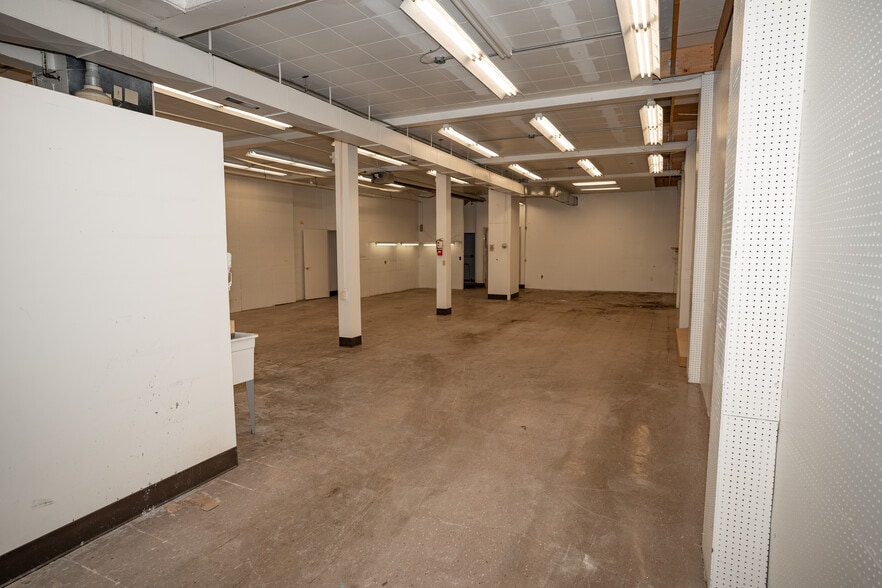 More Photos Of 1003 Main St, Pittsburgh Storefront For Lease