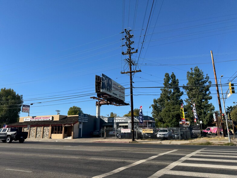 More Photos Of 22802 Oxnard St, Woodland Hills Auto Repair For Sale