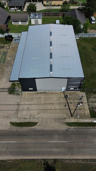 More Photos Of 7902 Irvington, Houston Warehouse For Sale