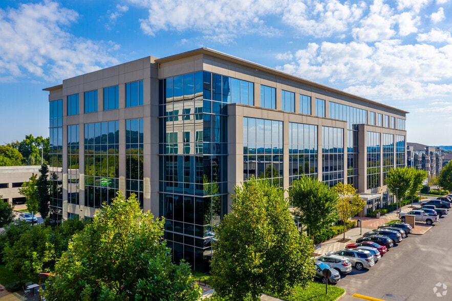 Primary Photo Of 310 Seven Springs Way, Brentwood Office Residential For Lease