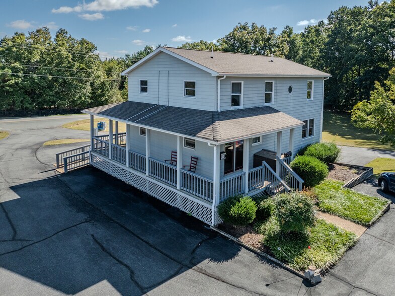 More Photos Of 2704 Lake Monticello Rd, Palmyra Office For Sale