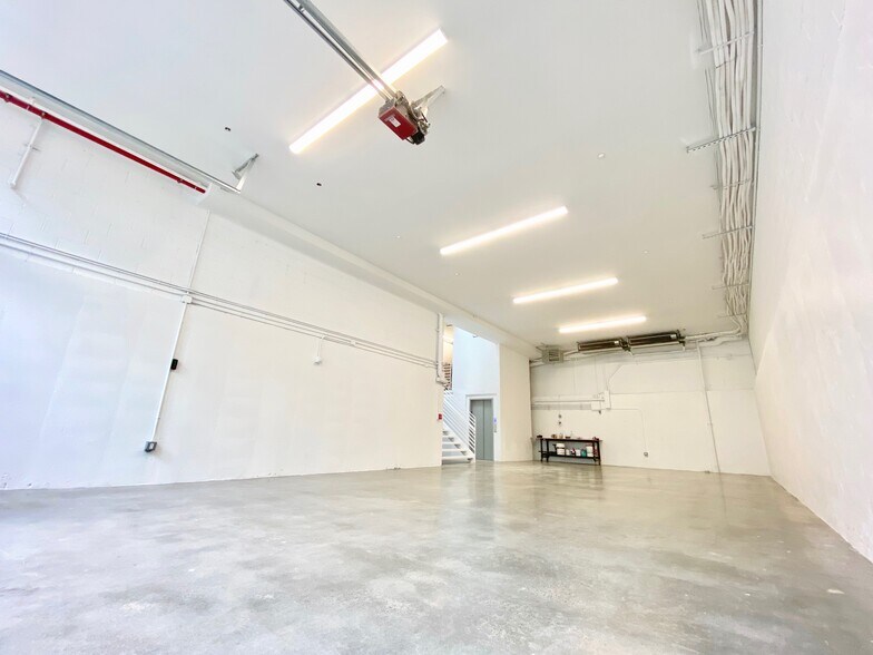 More Photos Of 888 Lorimer St, Brooklyn Loft Creative Space For Lease
