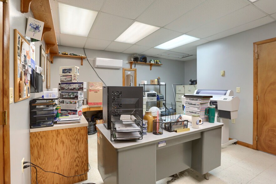 More Photos Of 164 W 4th St, Lewistown Auto Repair For Sale