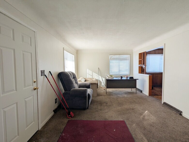 More Photos Of 8372 N Saginaw Rd, Mount Morris Restaurant For Sale