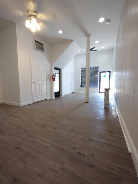 More Photos Of 4359-4363 N 9th St, Philadelphia Storefront Retail Office For Lease
