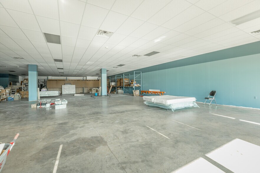 More Photos Of 150 Pearl Dr, LaFayette Restaurant For Sale