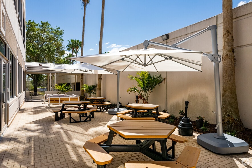 More Photos Of 15550 Lightwave Dr, Clearwater Office For Lease