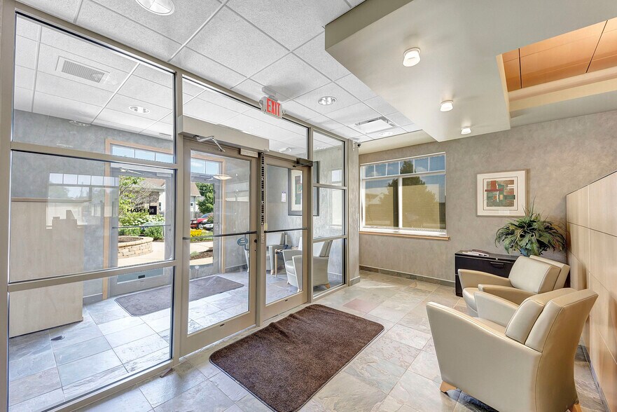 More Photos Of 900 W College Ave, Appleton Office For Lease