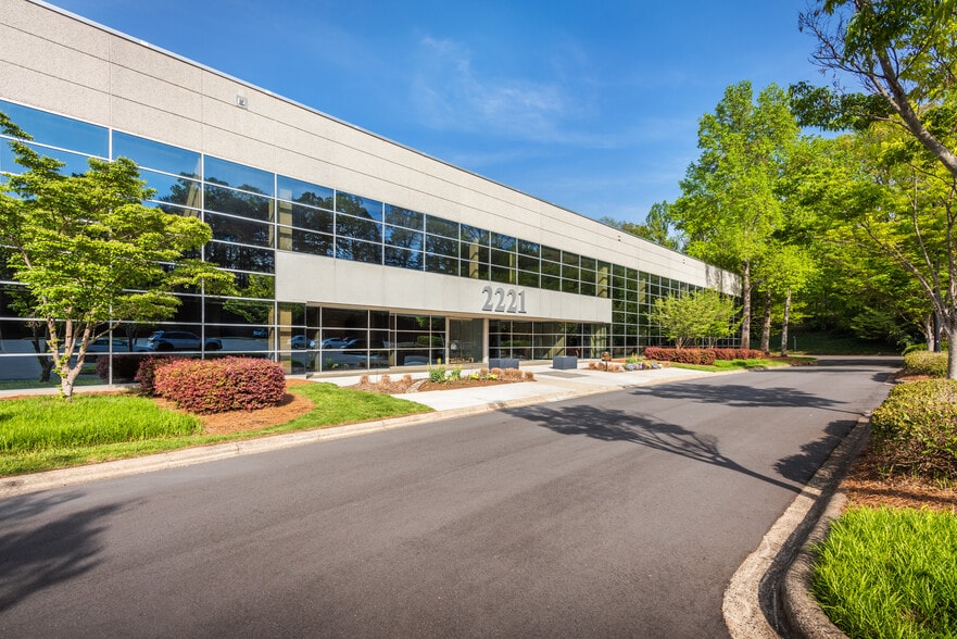 Primary Photo Of 2221 Edge Lake Dr, Charlotte Office For Lease