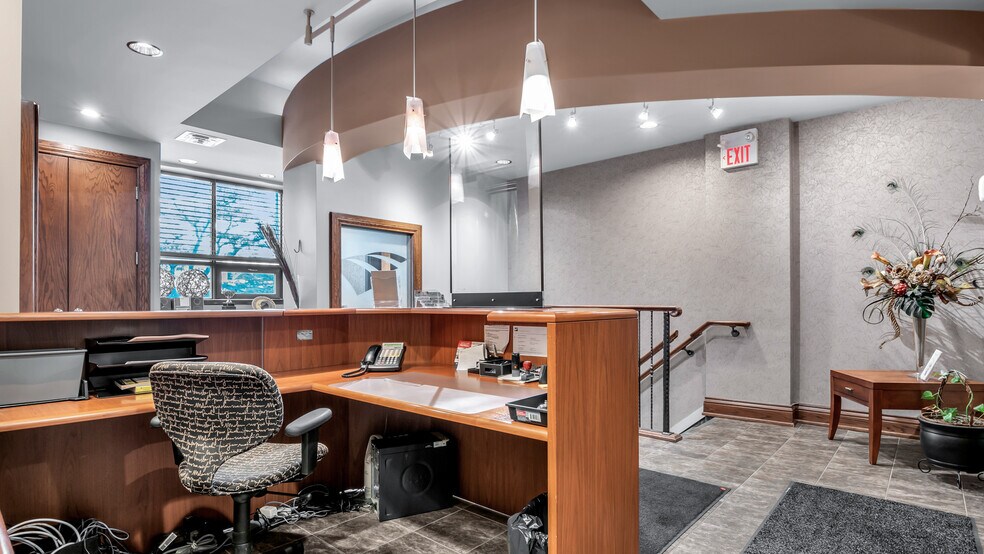 More Photos Of 484 Pelissier St, Windsor Office For Lease