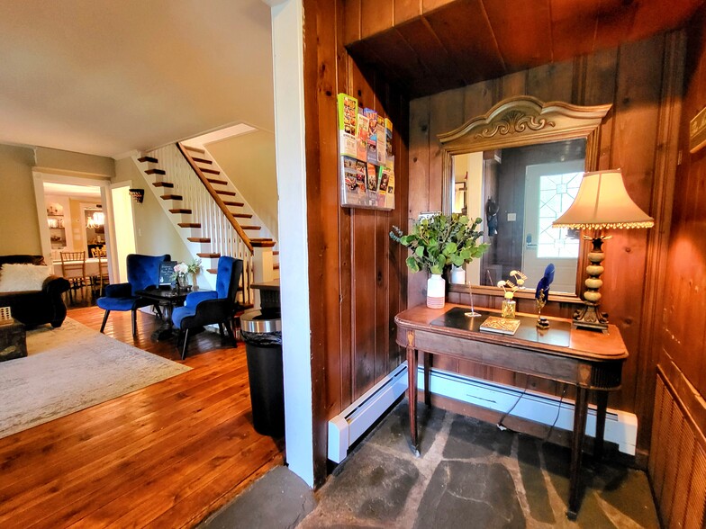 More Photos Of 2735 PA-390, Canadensis Hospitality For Sale