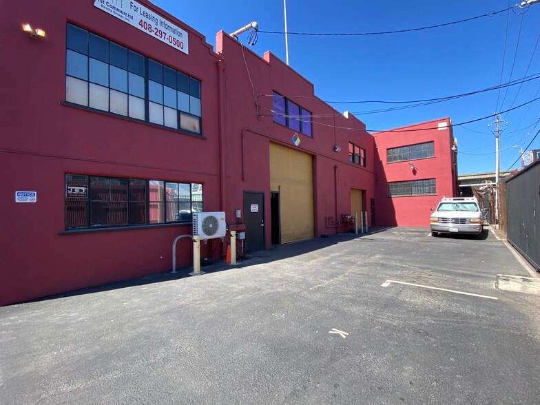 More Photos Of 3421 Hollis St, Oakland Warehouse For Lease