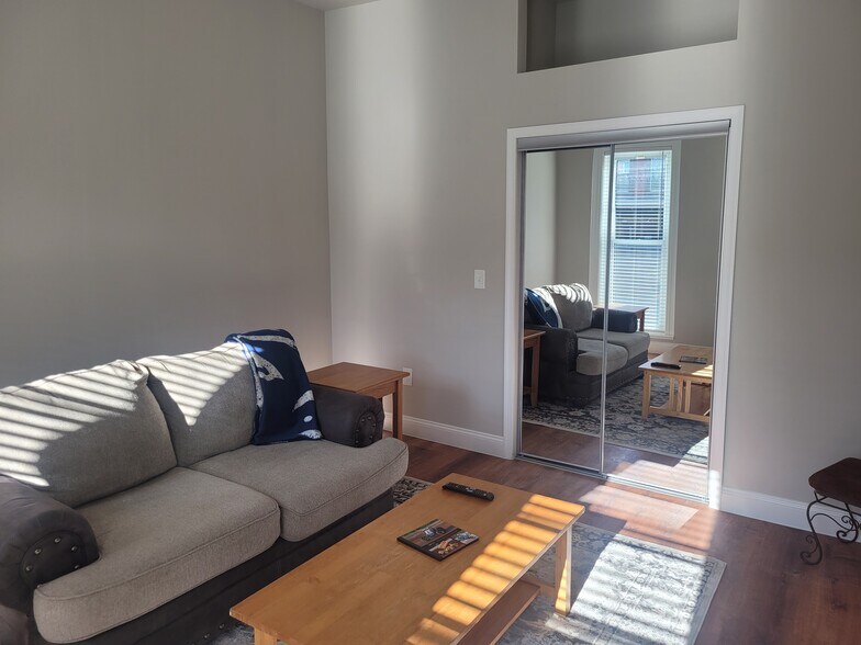 More Photos Of 121 S Main St, Alburtis Apartments For Lease