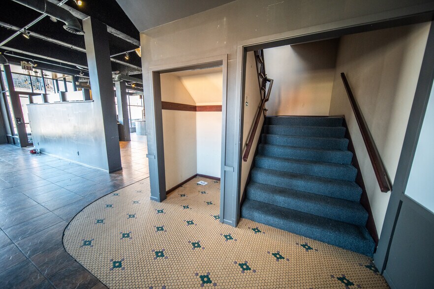 More Photos Of 100 Sibley St, Hastings Restaurant For Lease