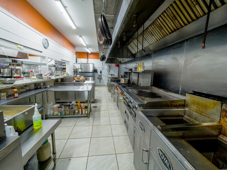 More Photos Of 1355 N Loop 336 E, Conroe Restaurant For Sale