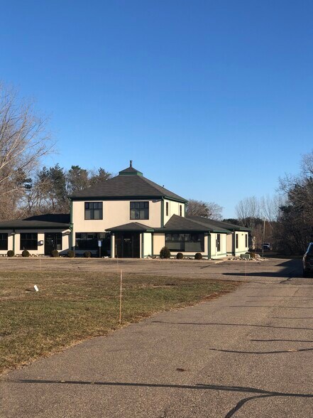 More Photos Of 14735 NE Highway 65 St, Andover Office For Sale