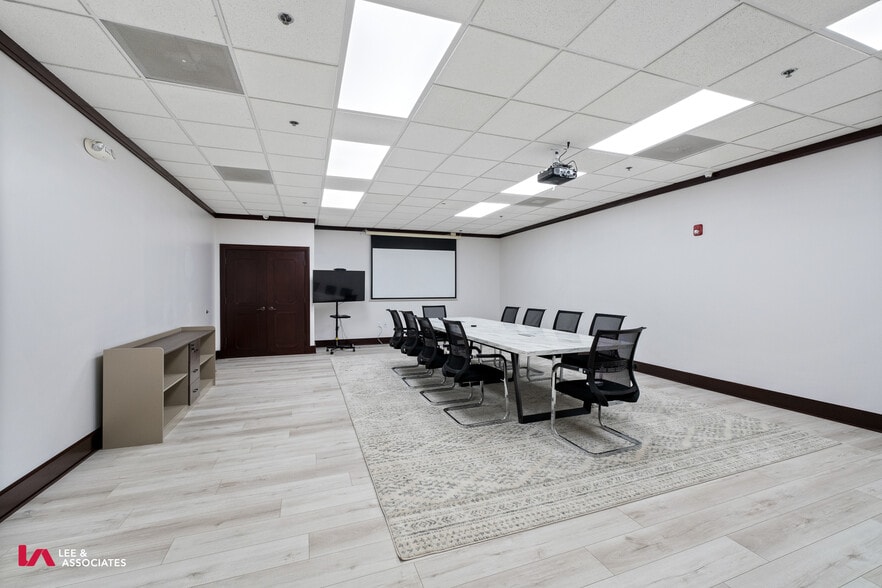 More Photos Of 4830 River Green Pky, Duluth Warehouse For Sale