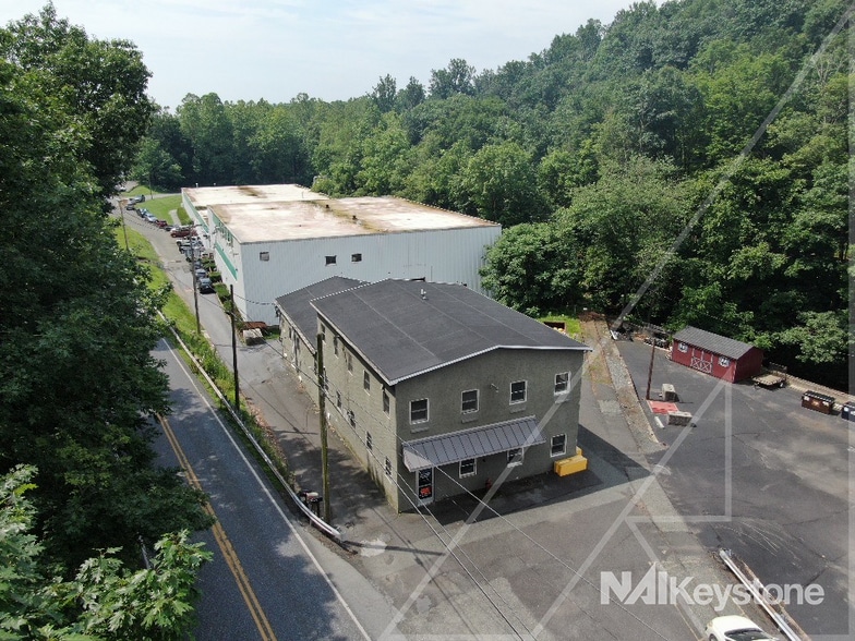 More Photos Of 2214 Farmington Ave, Boyertown Warehouse For Sale