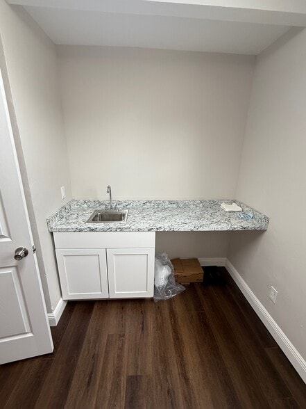 More Photos Of 1320 SE Palm Beach Rd, Stuart Medical For Sale