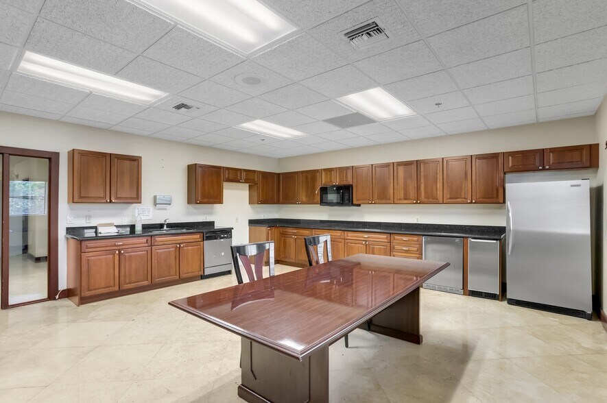 More Photos Of 400 N Andrews Ave, Fort Lauderdale Medical For Lease