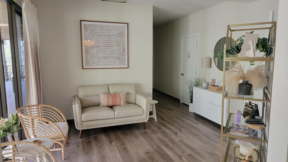 More Photos Of 2301 Park Ave, Orange Park Office For Sale