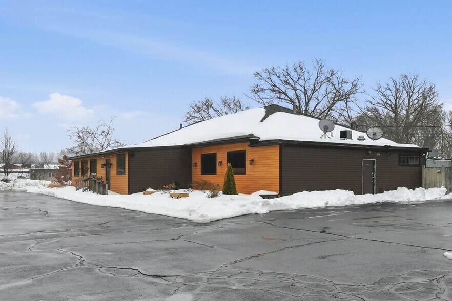 More Photos Of 332 Farnum Pike, Smithfield Restaurant For Sale