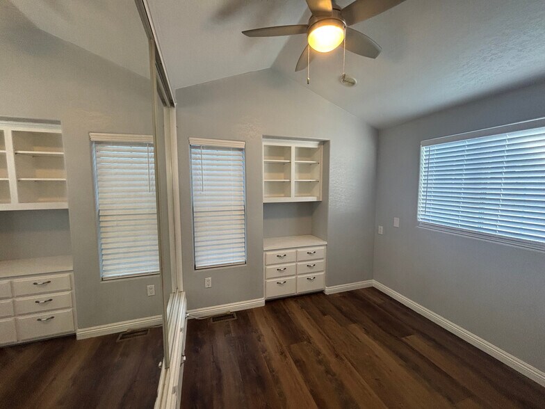 More Photos Of 320 E Commercial St, Anaheim Land For Lease