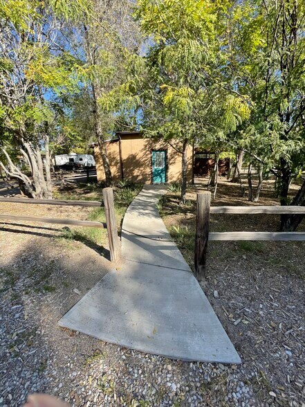 More Photos Of 1804 E College Blvd, Roswell General Retail For Sale