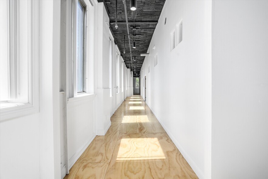 More Photos Of 174 S Clark St, Detroit Light Distribution For Lease