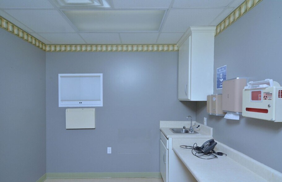 More Photos Of 803 N Jackson St, Albany Office For Lease