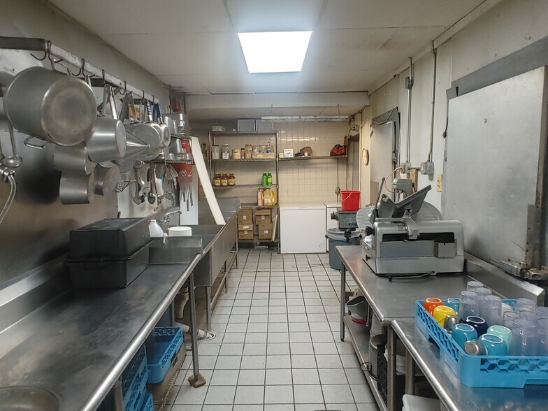 More Photos Of 14201 Martin Luther King Jr Dr, Dolton Storefront For Sale