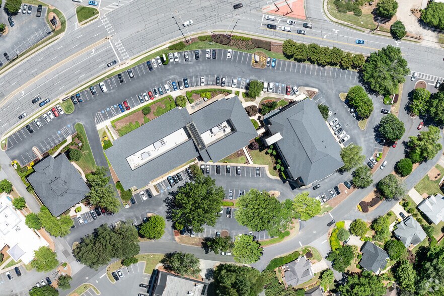 More Photos Of 1121 Johnson Ferry Rd, Marietta Unknown For Lease