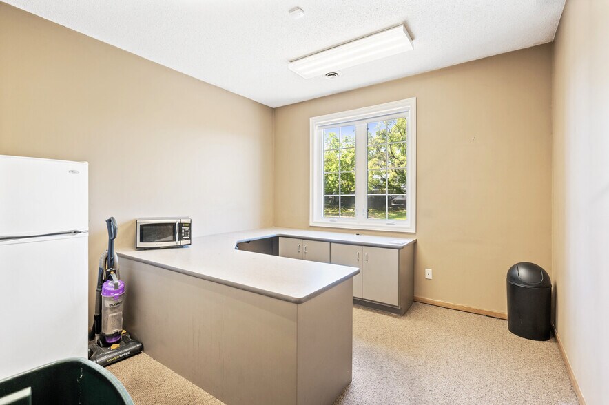 More Photos Of 8557 Wyoming Ave N, Brooklyn Park Light Distribution For Sale