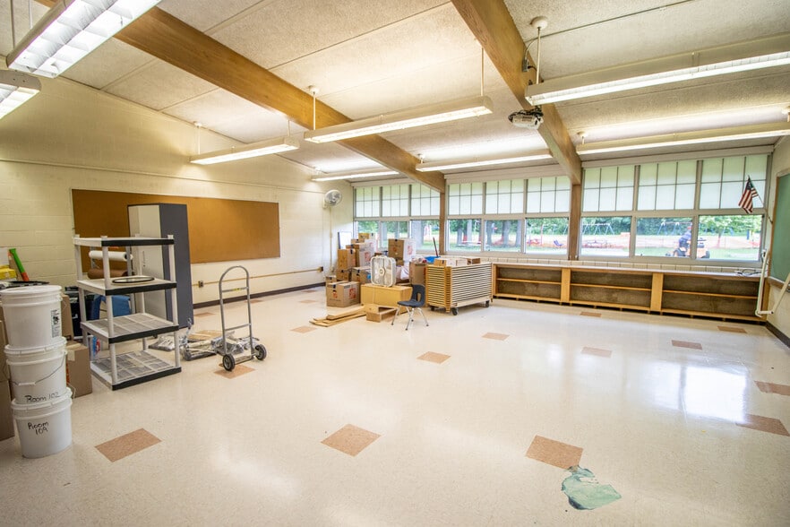 More Photos Of 11218 N Linden Rd, Clio Schools For Sale