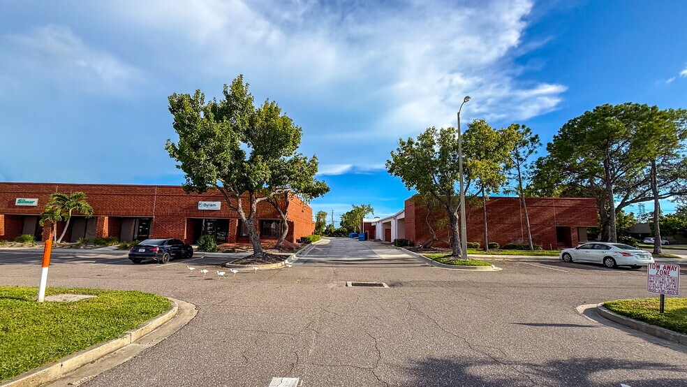 More Photos Of 4900 Creekside Dr, Clearwater Unknown For Lease