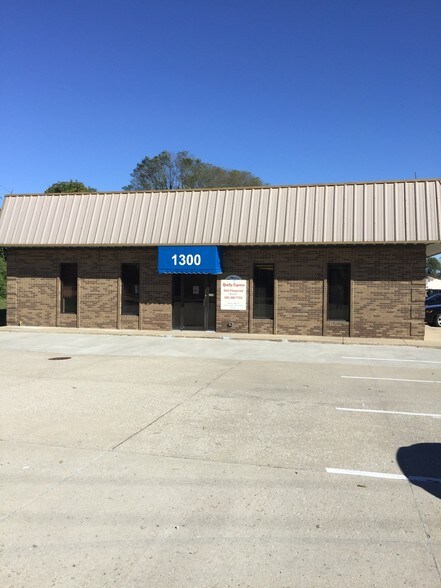 More Photos Of 1300 N Main St, Williamstown Office For Lease